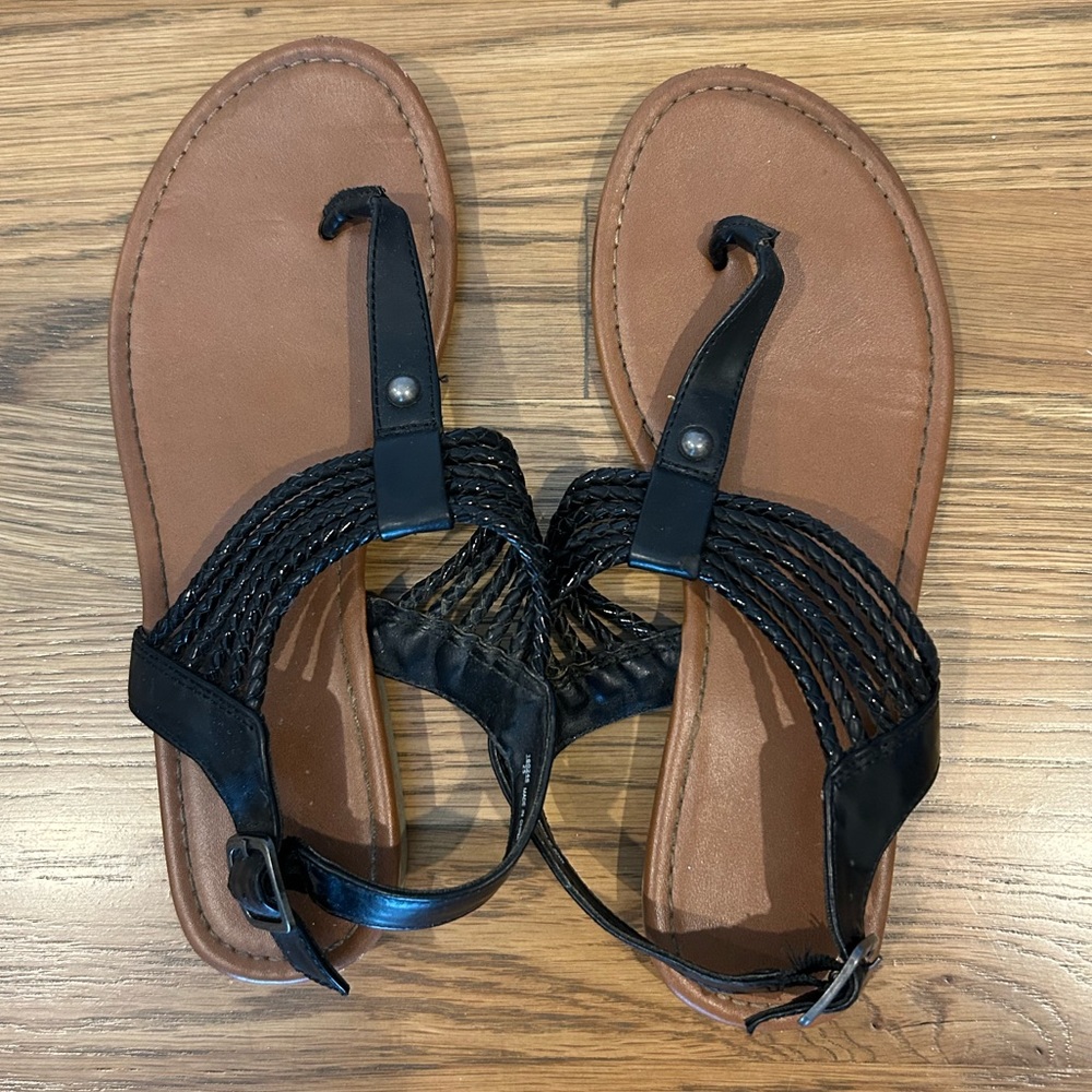 American Eagle Sandals